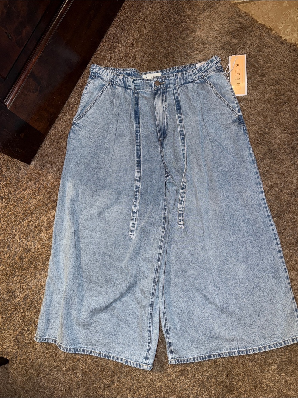 Risen women’s Light Blue Denim slouchy Cropped Wide-Leg Jeans 23.5 inseam